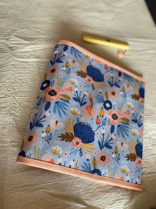 Producto - Funda para carpeta nro 3 flores fdo celeste