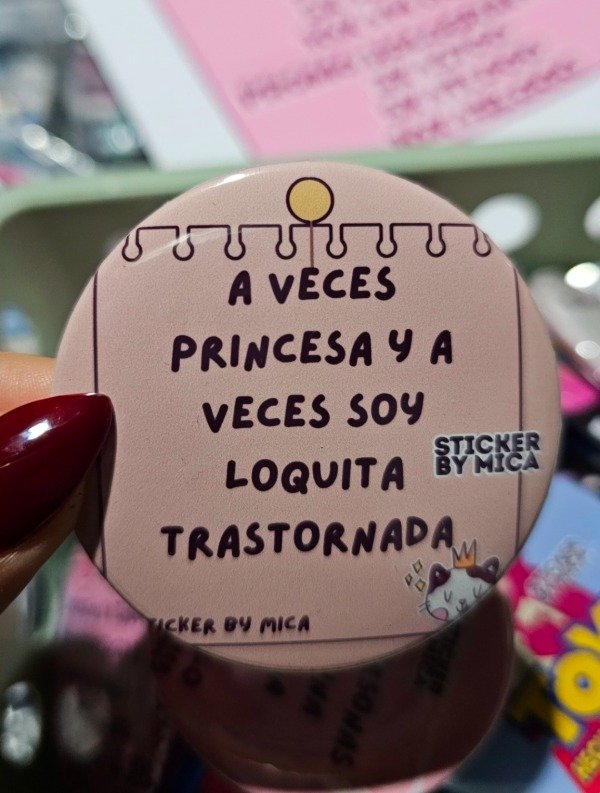 Producto - Pin a veces princesa