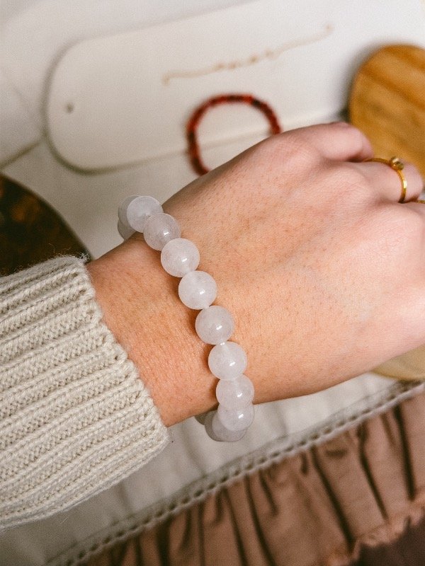Producto - Pulsera de piedras naturales blancas
