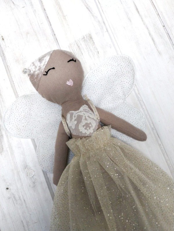 Producto - Muñeca  Constance Tul Brillante Dorada