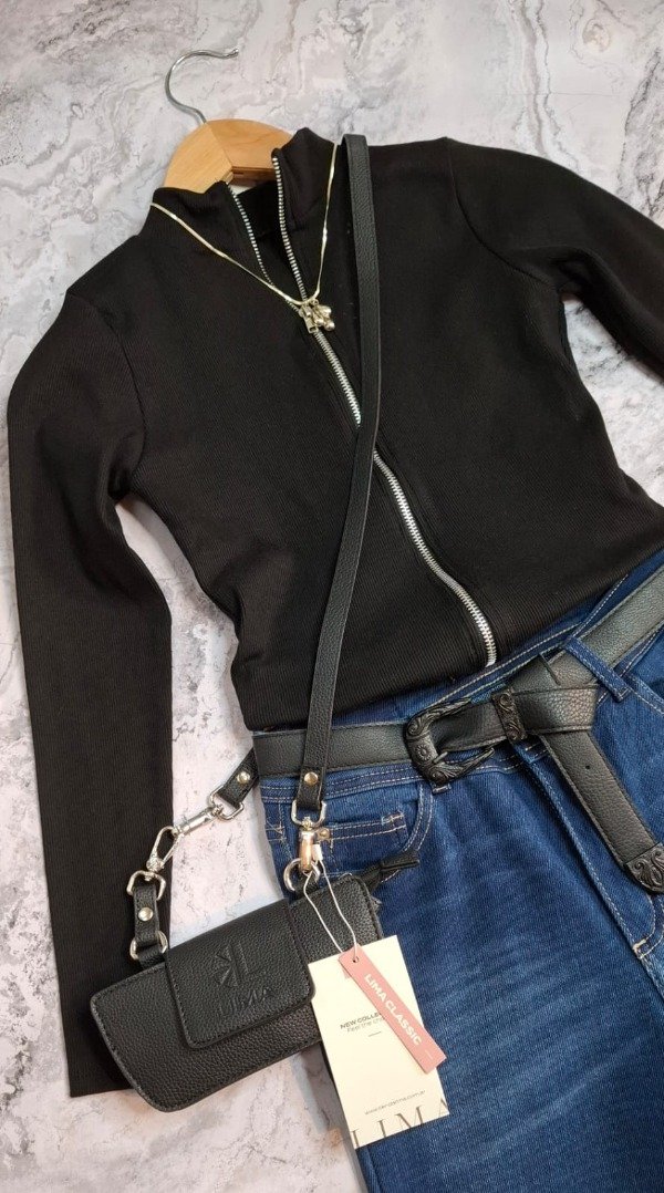 Producto - Camiseta con cierre