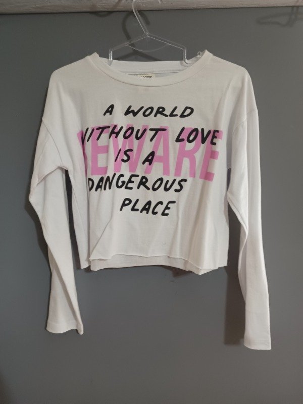 Producto - Remera Corta "Beware"