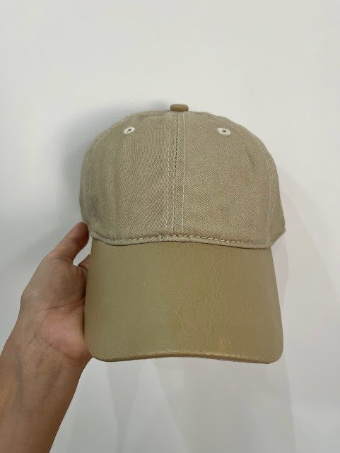 Producto - Gorra combinada con cuero beige