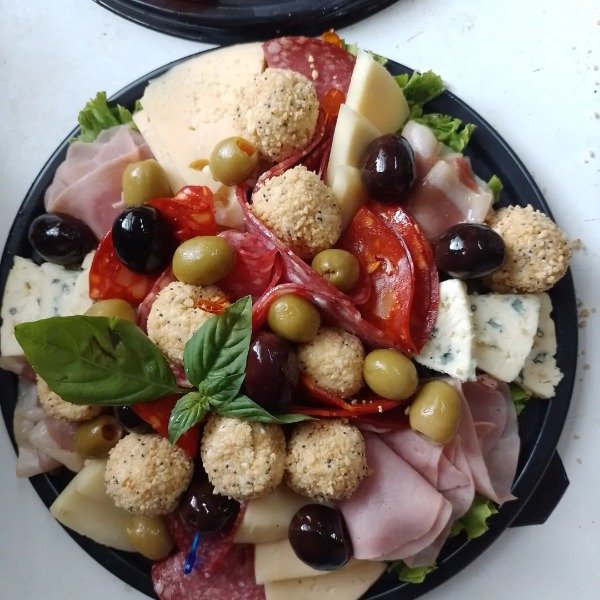 Producto - Picada Premium con Panera y Snack P/4 Personas