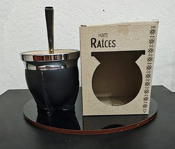 Producto - Mate Raíces Eco Cuero Cerámica con bombilla y Packayin Negro