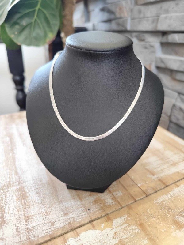 Producto - Collar plano . Acero quirúrgico.