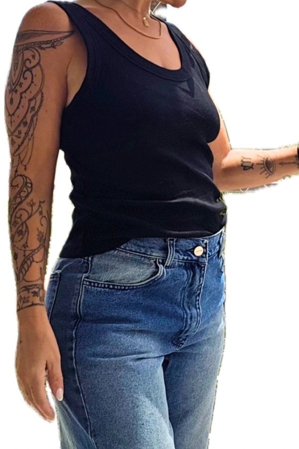 Producto - MUSCULOSA TAMY NEGRA