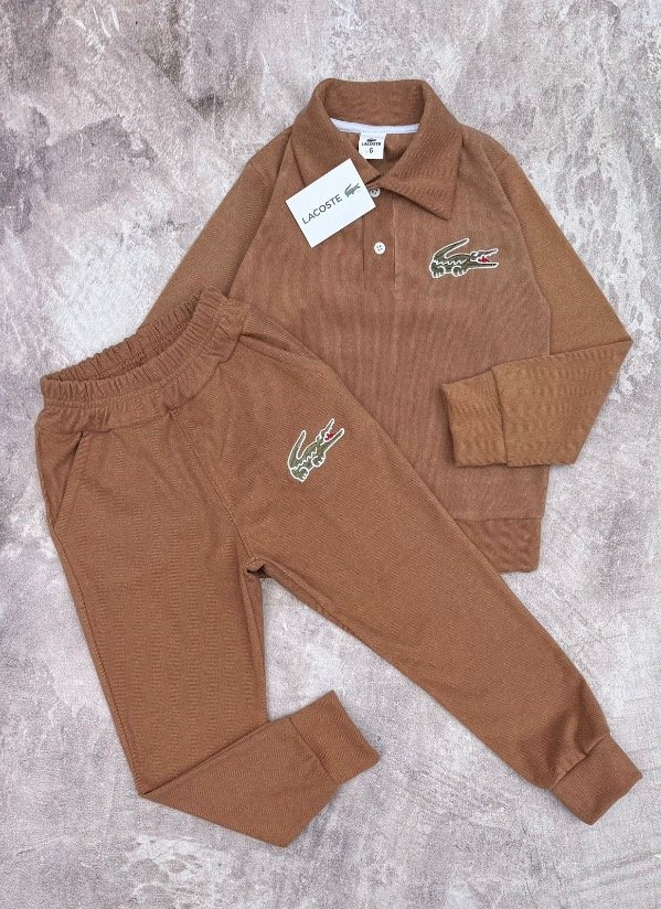 Producto - CONJUNTO LACOSTE MARRÓN (CHOMBA + PANTALÓN)