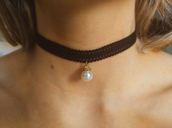 Producto - Choker de tela dije dorado perla
