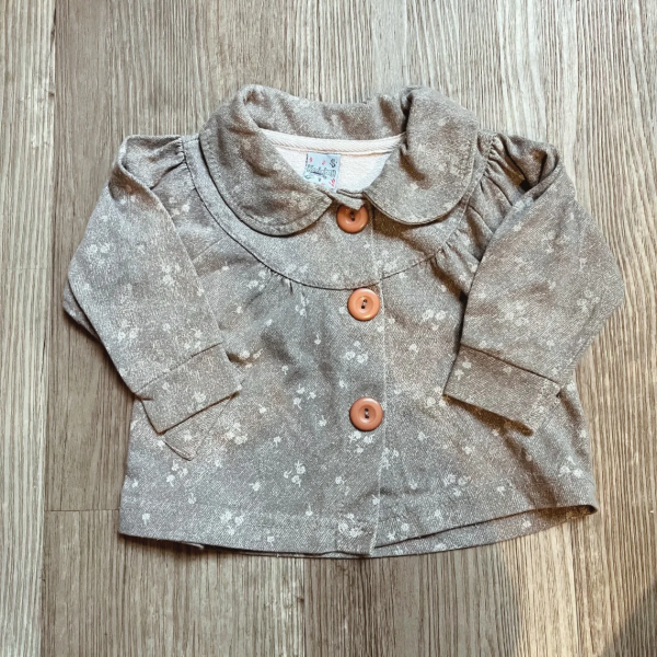 Producto - Tapadito Gris Florcitas 12M