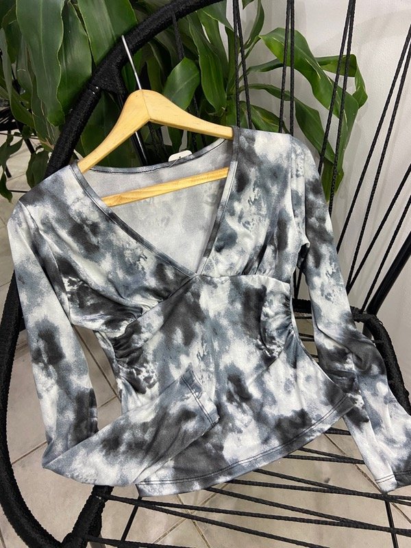 Producto - Camiseta V batik