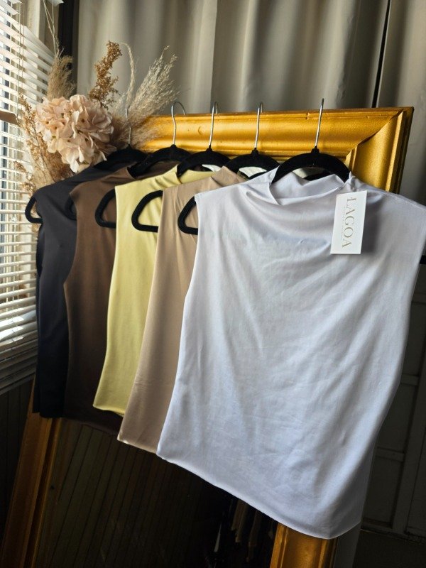 Producto - R29 musculosa cuello alto