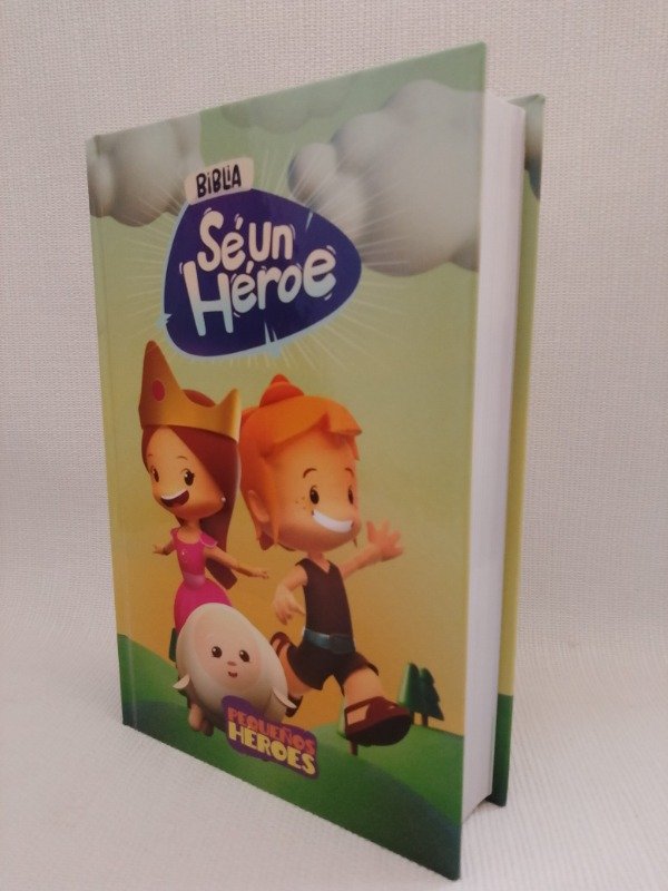 Producto - Biblia Se un Héroe Letras Grandes