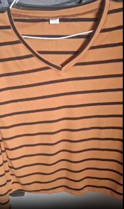 Producto - LINEA ARI CAMISETA RAYADA CUELLO V MORLEY