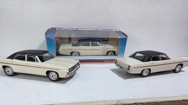 Producto - FORD FAIRLANE 1/64 BLANCO CON SUSPENSION