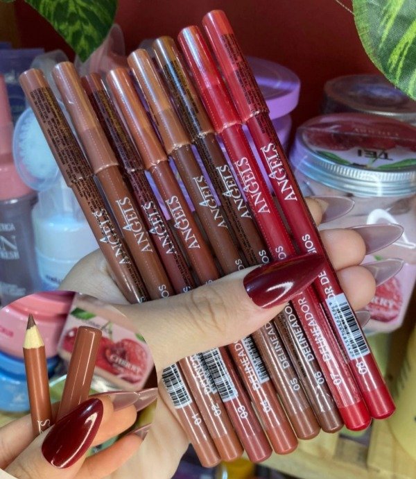 Producto - DELINEADOR DE LABIOS - 4 ANGELS X3 UNIDADES