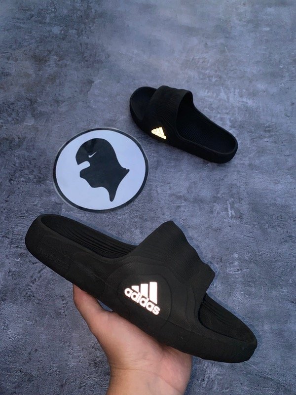 Producto - Ojotas adidas Adillet negras