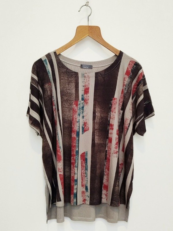 Producto - Remeron Pulso -estampa rayas negro rojo y azul-
