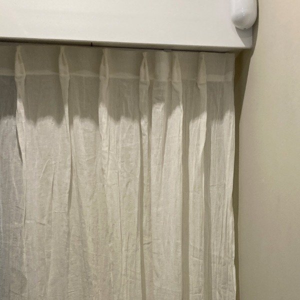 Producto - Cortina de gasa pañalera riel