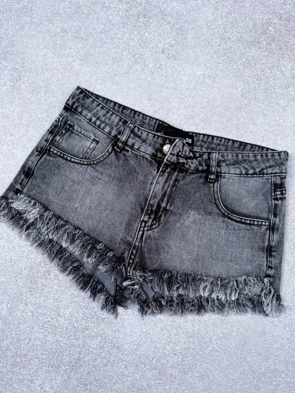 Producto - Short tiro bajo gris