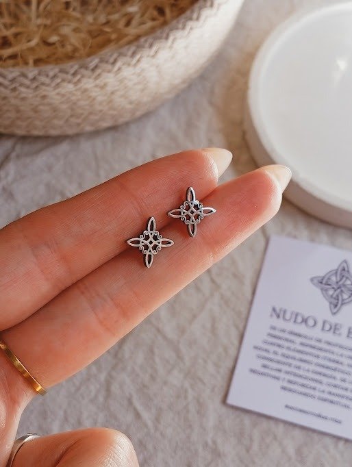 Producto - Aros nudo de bruja - Acero quirúrgico