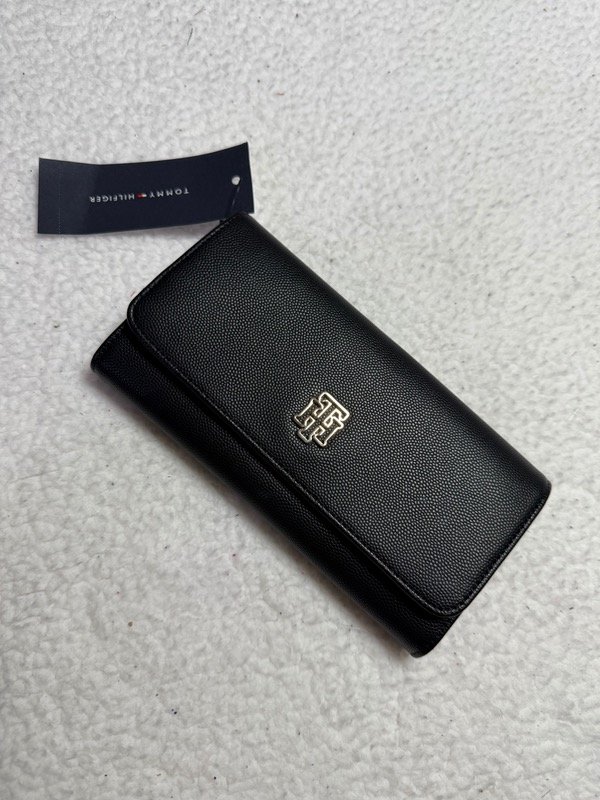 Producto - Billetera Tommy Negra