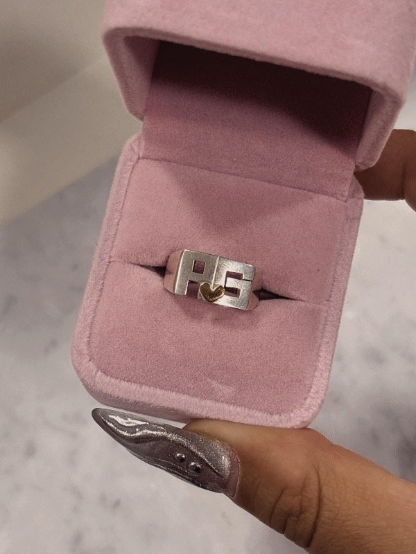 Producto - ANILLO DOBLE INICIAL PLATA CON CORAZÓN DE ORO