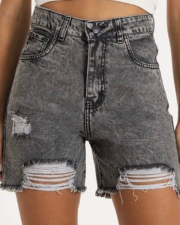 Producto - SHORT DE JEANS RÍGIDO TIPO BERMUDA CON ROTURAS