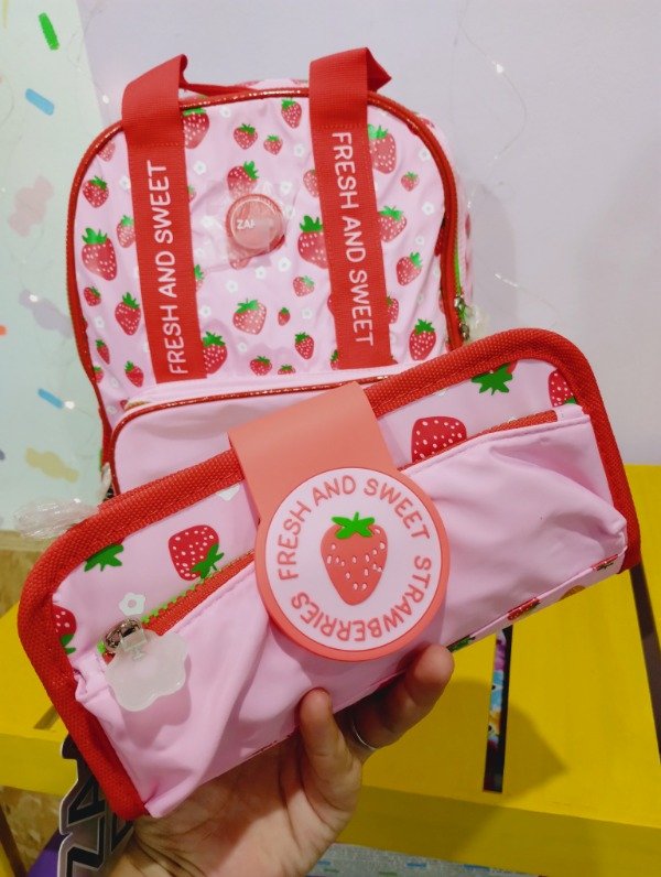 Producto - Cartuchera fresas