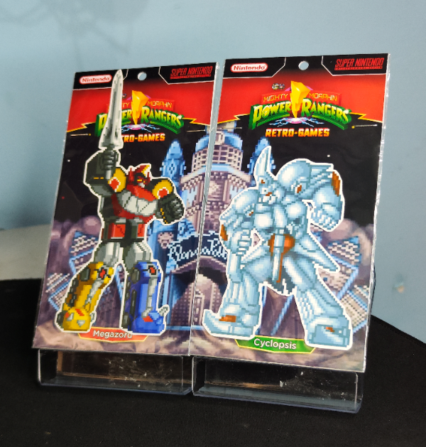Producto - Set Sticker Megazord vs Cyclopsis 12 cm Mighty Morphin Power Rangers Retro Games - 2