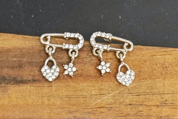 Producto - Aros Alfiler Corazón y Estrella Cubik