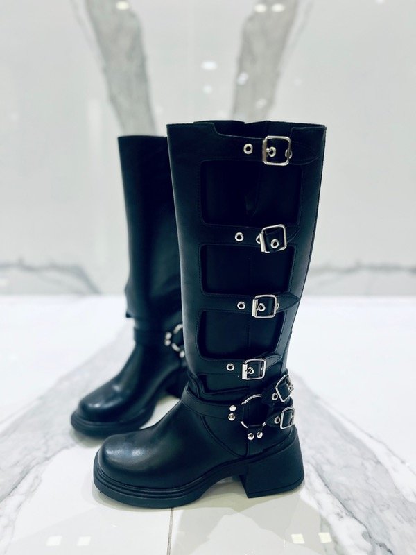 Producto - Bota caña alta con hebillas negro pu