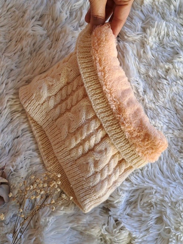 Producto - CP15 Cuello Lana con Piel Durazno Claro