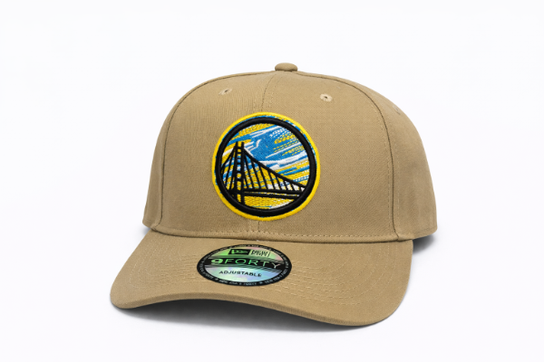 Producto - Gorra curva caqui logotipo puente amarillo golden state warriors