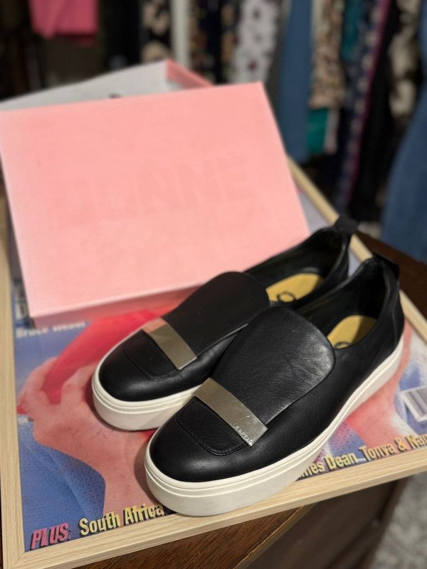 Producto - ZAPATILLAS CAPPIO 40