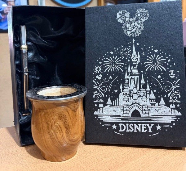 Producto - Foto grabado Disney Mate+caja +bombilla personalizada COMBO