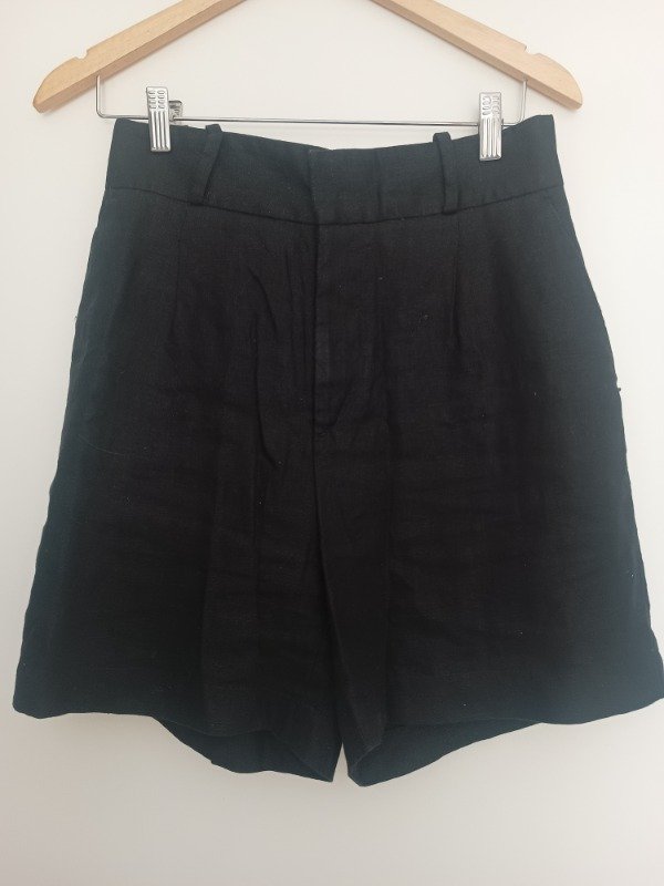 Producto - Short negro Neratta lino