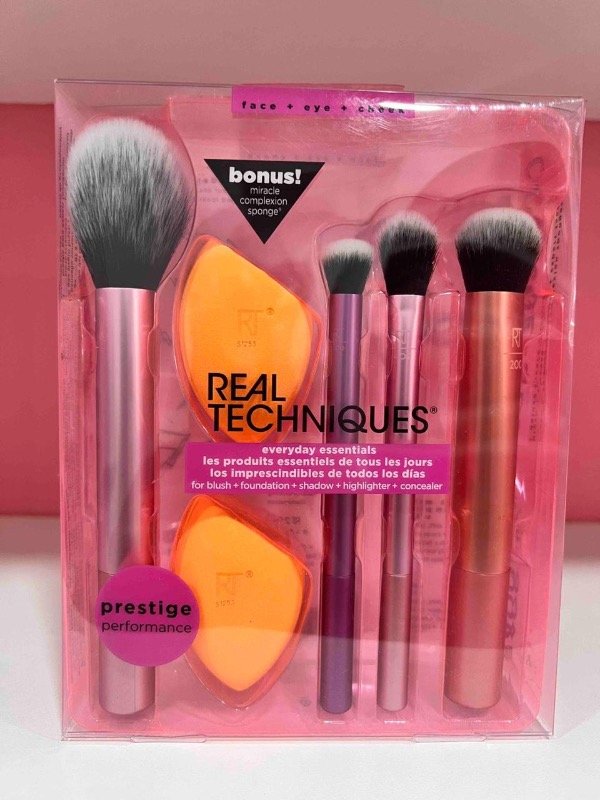 Producto - Set de brochas y esponjas.