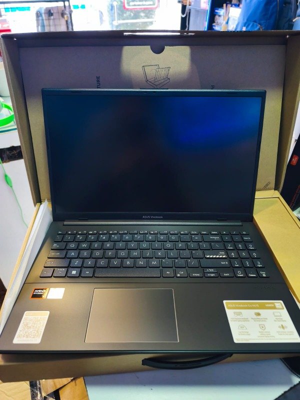 Producto - Notebook Asus Ryzen 5 8gb - SSD  512gb