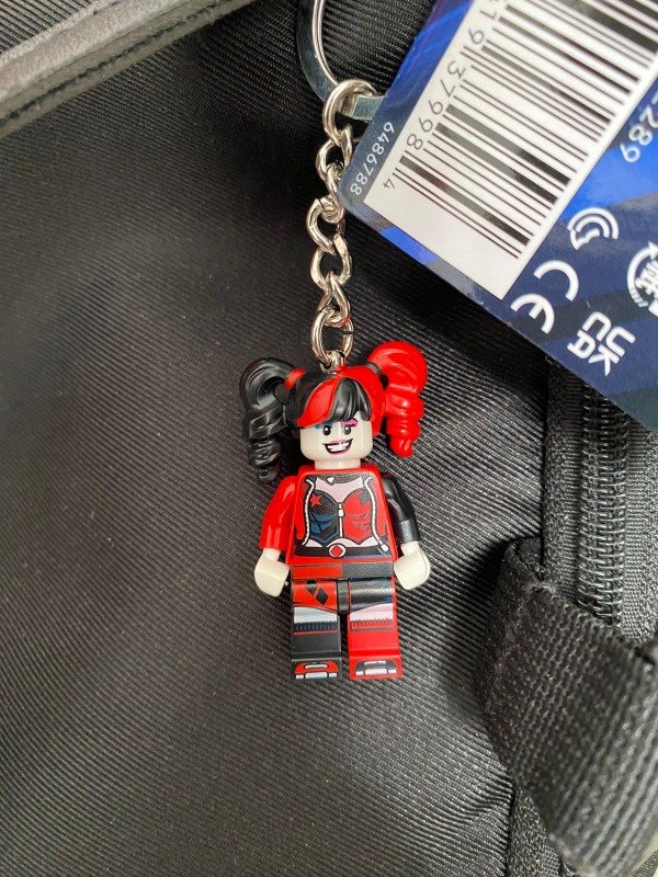 Producto - Trinket HARLEY QUINN Lego Oficial