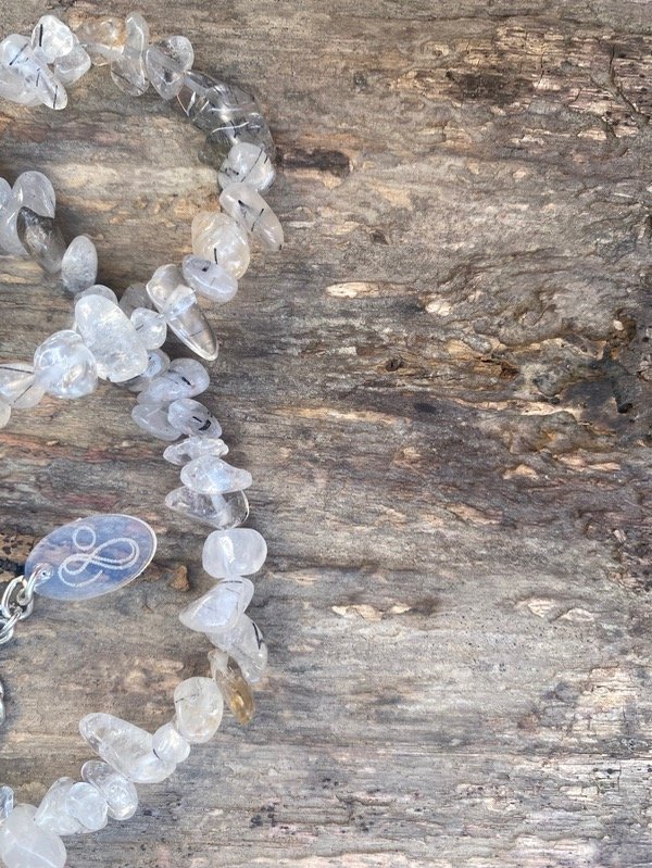 Producto - Gargantilla Amuleto Cuarzo Turmalinado Protección y purificación energética.