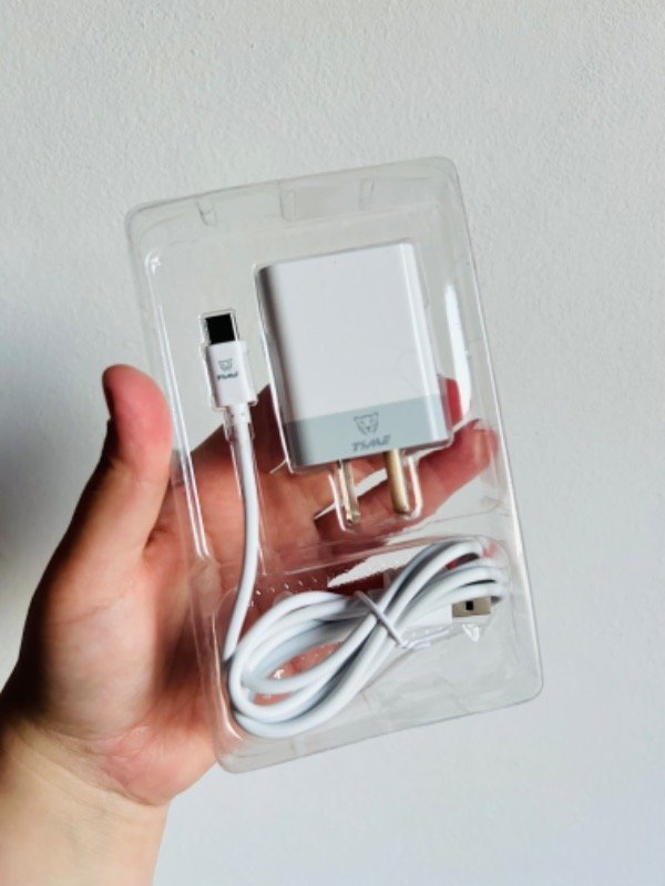 Producto - Cargador doble puerto con cable USB-Tipo C - 1
