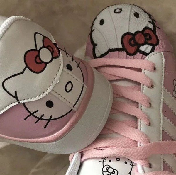 Producto - Zapatillas Hello Kitty Adidas