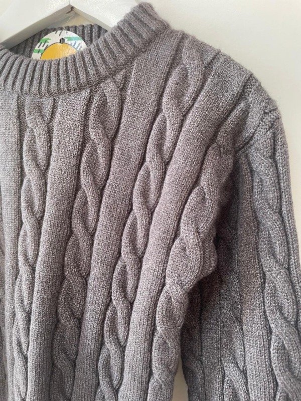 Producto - Sweater trenzado gris