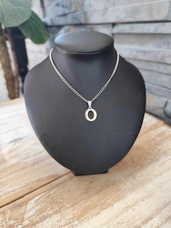 Producto - Collar inicial O. Acero quirúrgico
