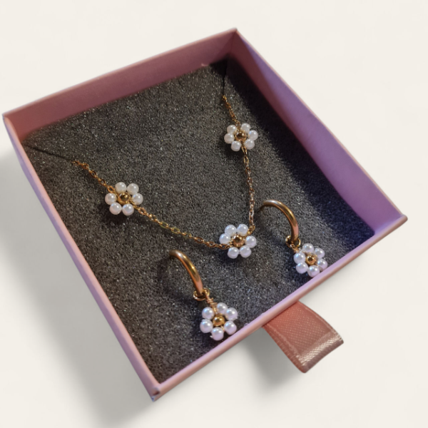 Producto - Conjunto collar y aros Flor - acero quirúrgico dorado