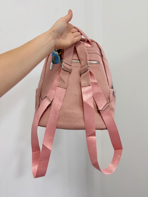Producto - Mochila cuerina lisa rosa mediana - 1