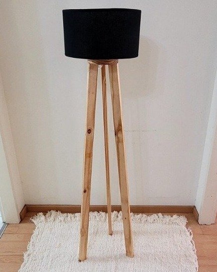 Producto - LAMPARA NORDICA DE PIE NEGRA 142X40 CM