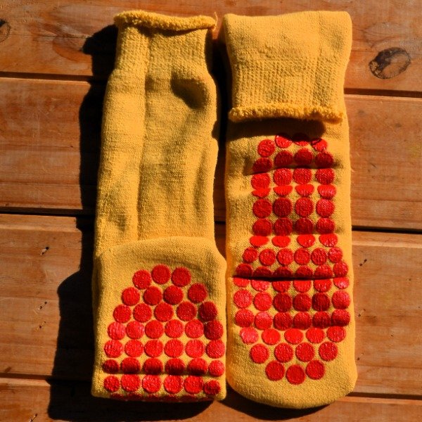 Producto - Pantumedia con antideslizante - Mostaza - 1