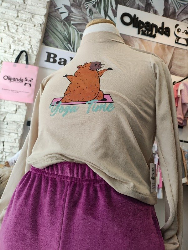 Producto - Media polera Capy
